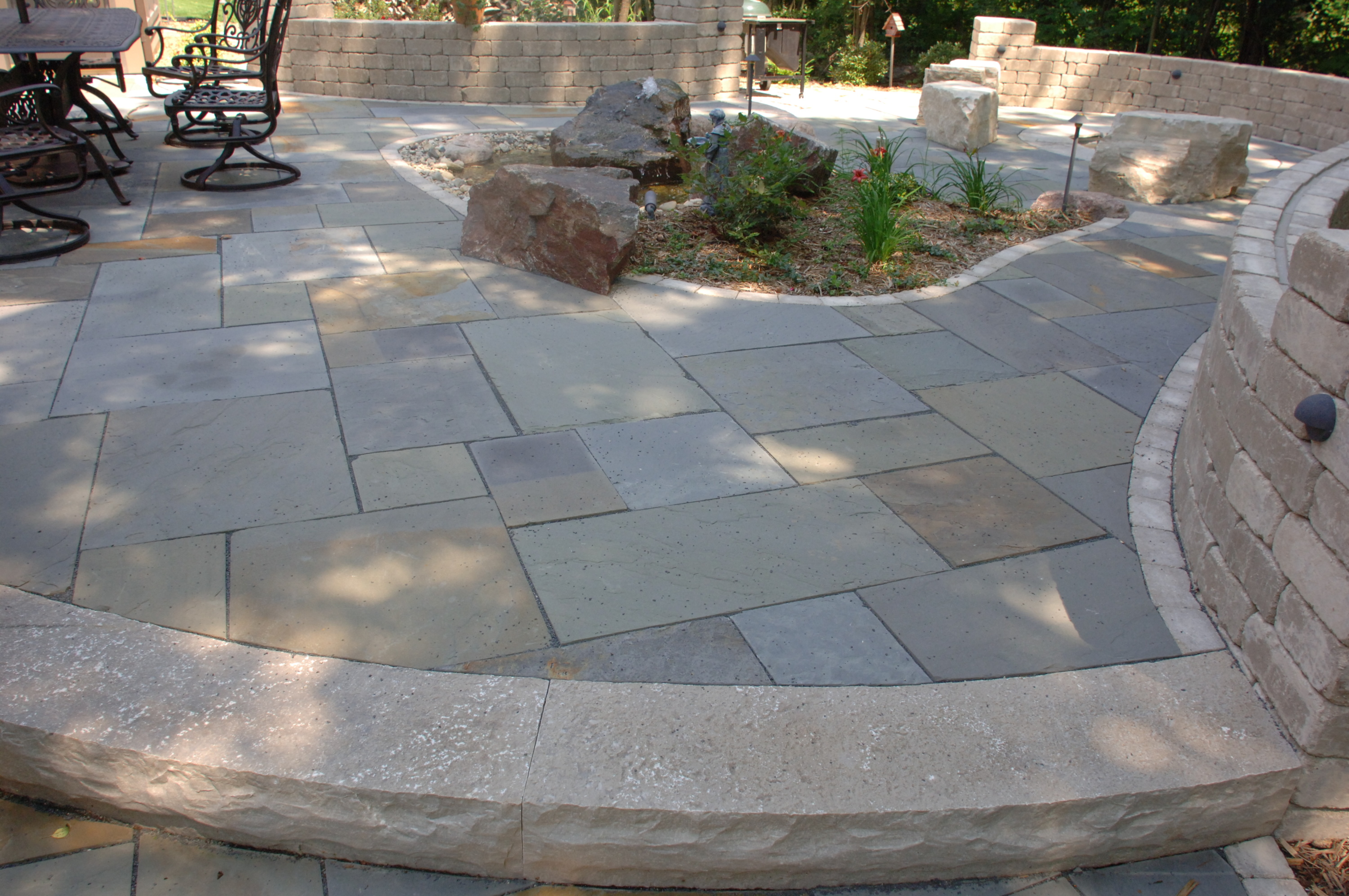 Bluestone Patterned Flagstone (Natural Cleft) - Buechel Stone - Landscape  Stone Buechel Stone