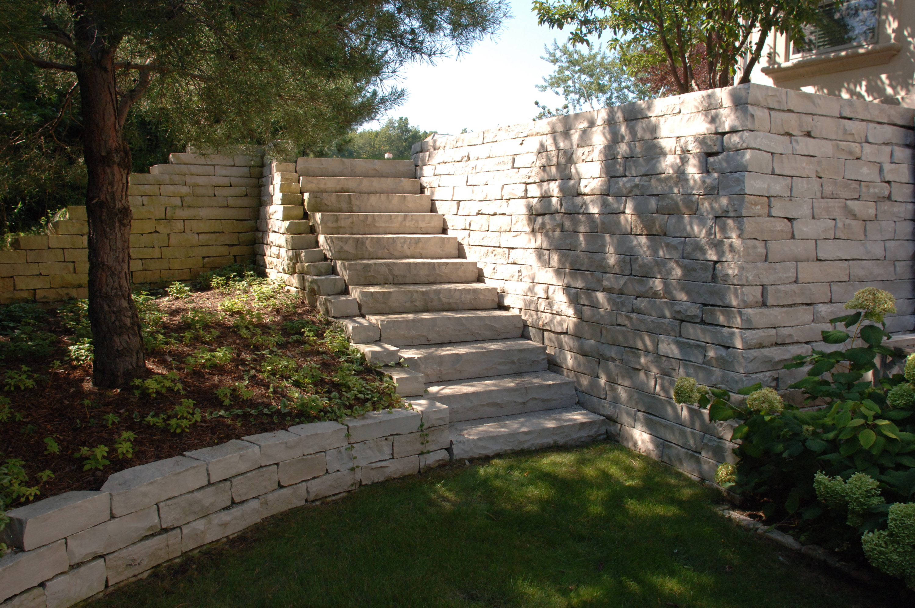 Eden® Lily Pad Steps - Eden Valders Stone