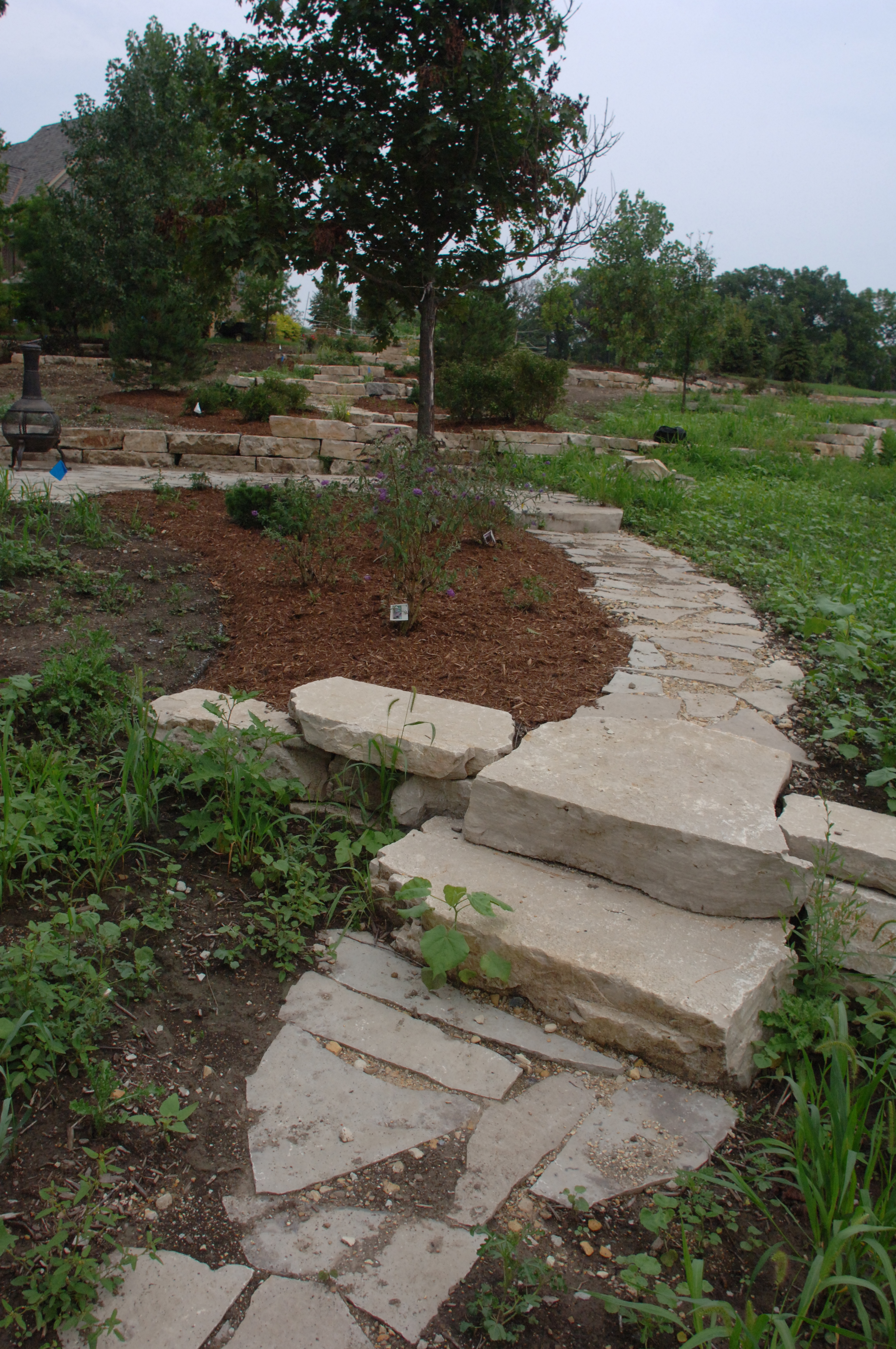 Eden® Outcropping Steps - Eden Valders Stone