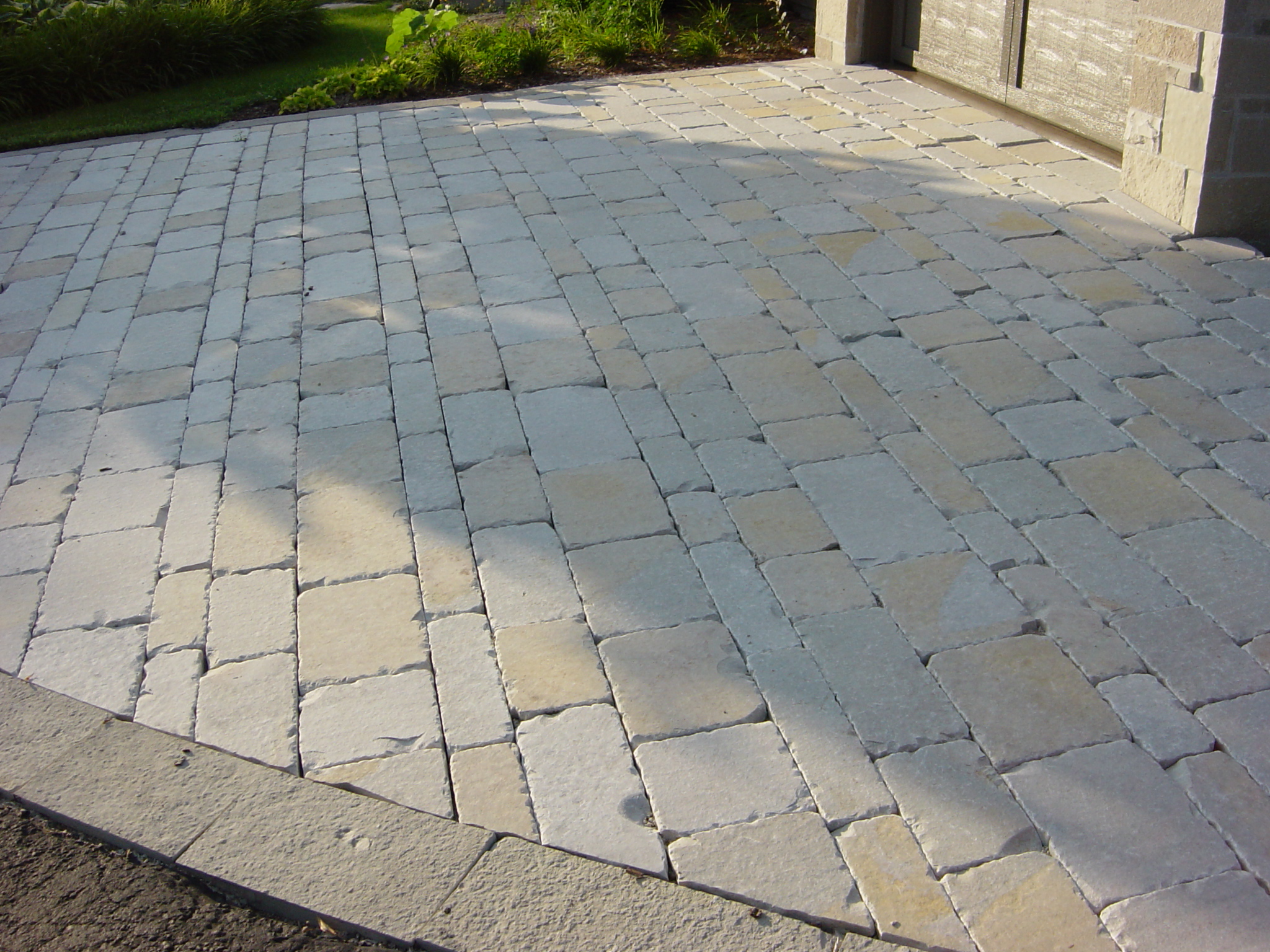 Bluestone Flagstone - Eden Valders Stone